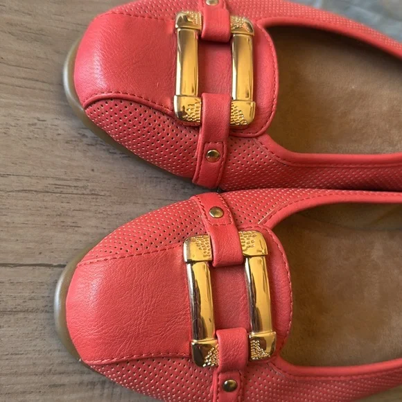 AEROSOLES SalmonFlats with Gold Buckles Size 10M but flexible. - Picture 5 of 7